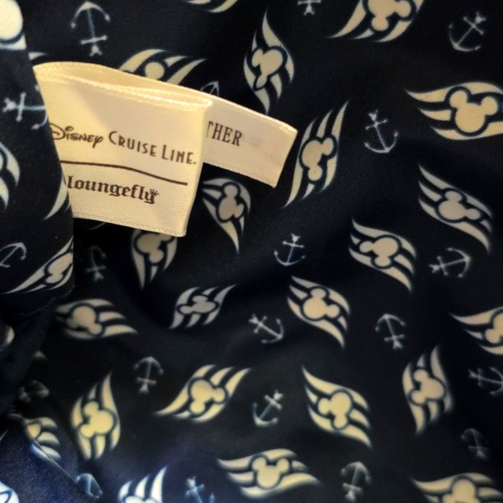 LIKE NEW: LOUNGEFLY DISNEY CRUISEπ³ LINE BUNDLE - Picture 4 of 8
